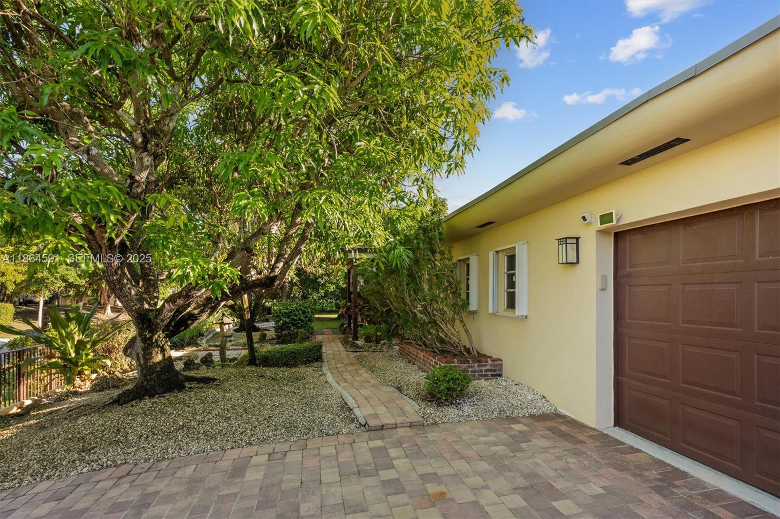 HERMAN HILLS - Residential