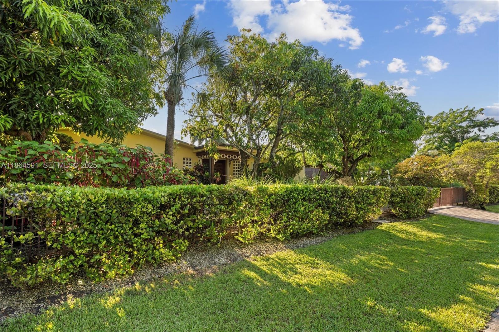 HERMAN HILLS - Residential