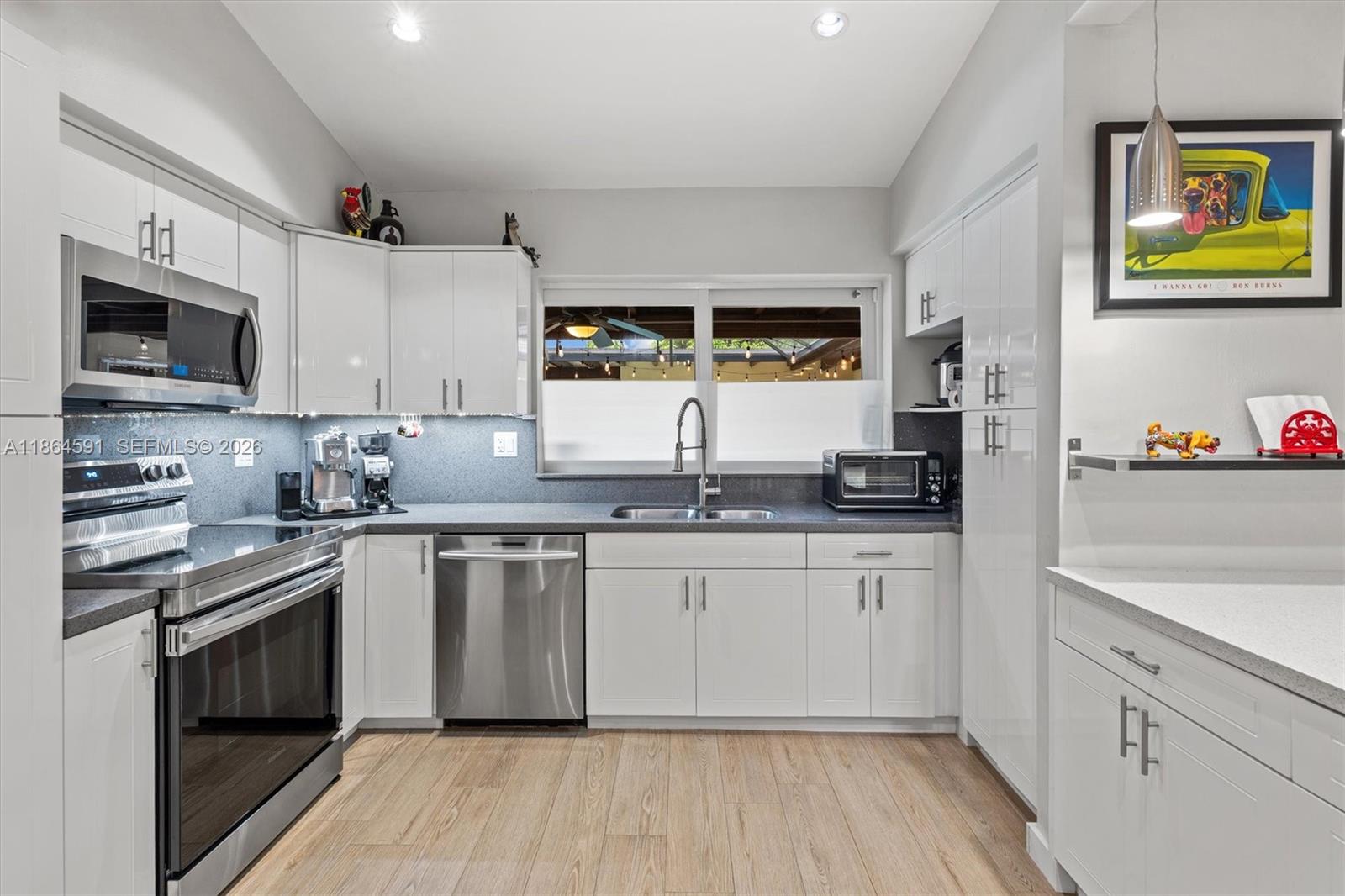 HERMAN HILLS - Residential