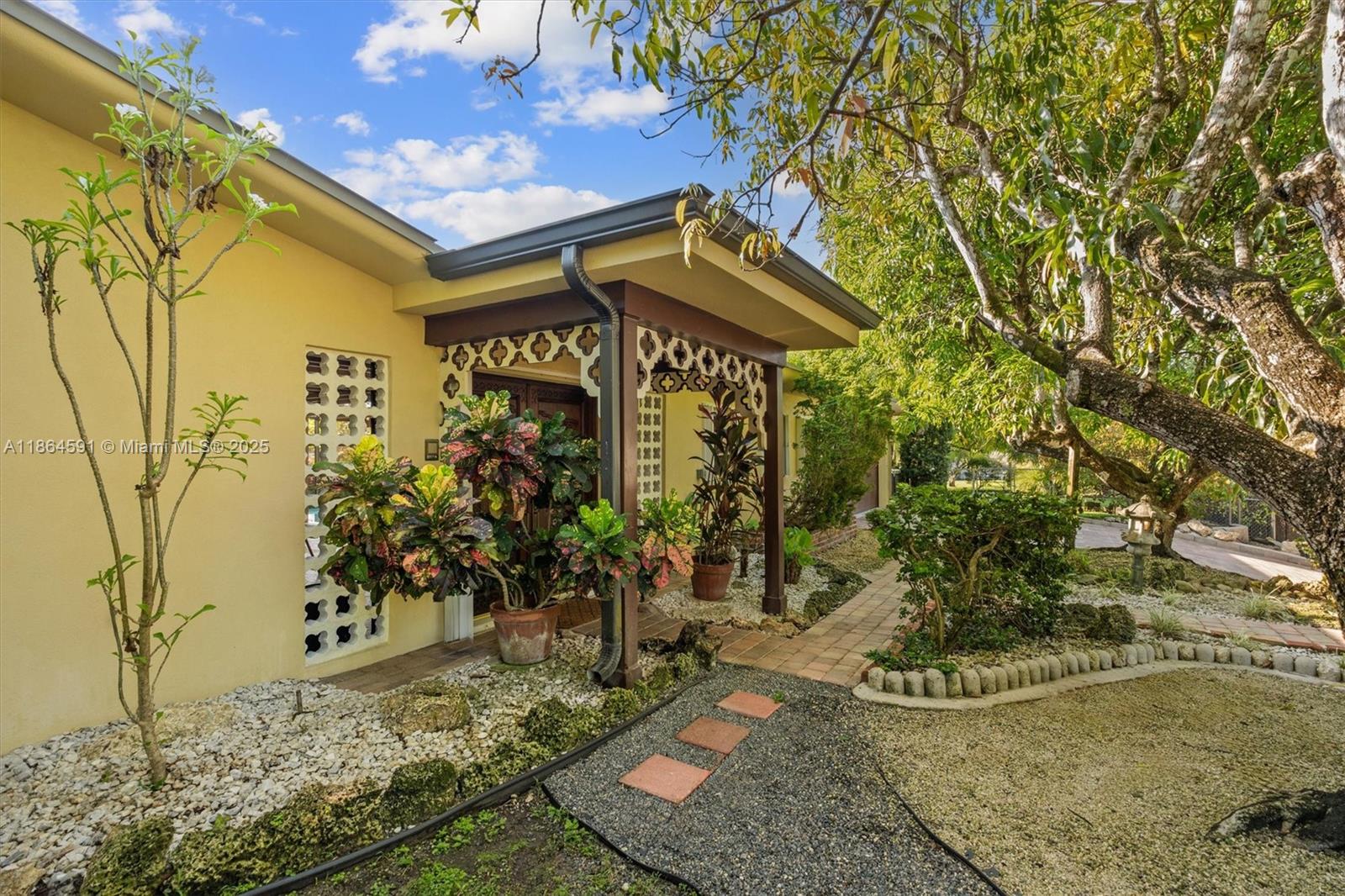 HERMAN HILLS - Residential