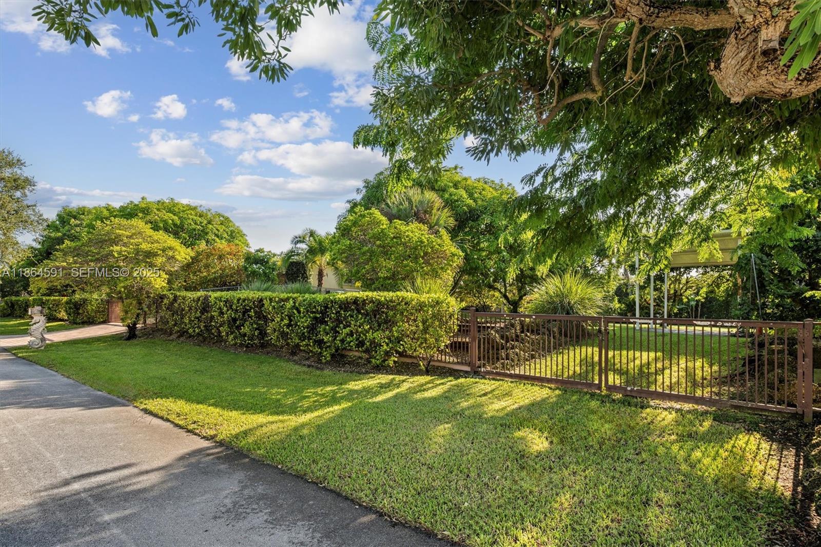 HERMAN HILLS - Residential