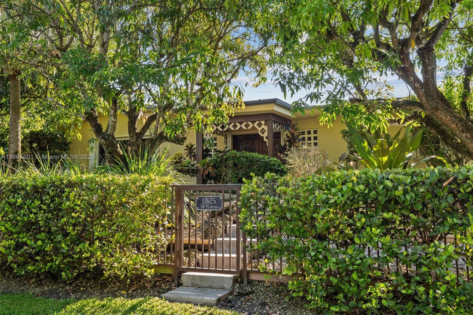 HERMAN HILLS - Residential