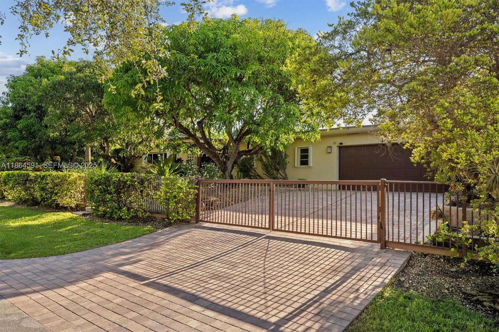 HERMAN HILLS - Residential