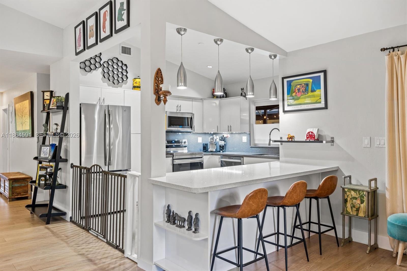 HERMAN HILLS - Residential