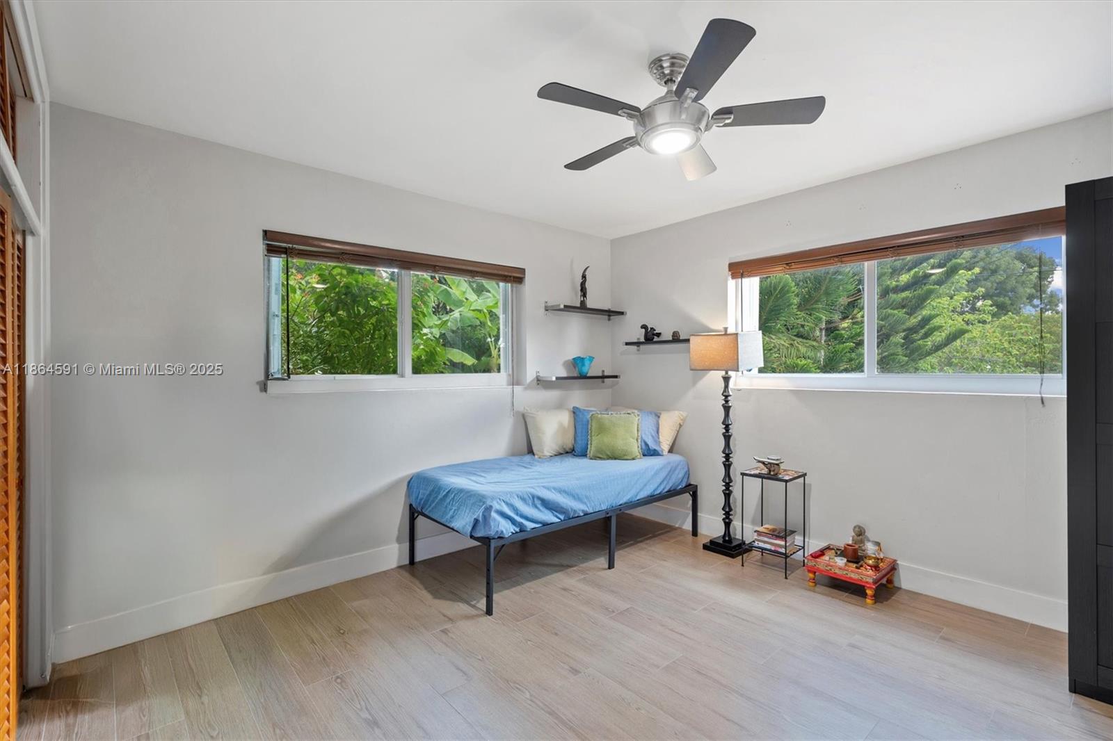 HERMAN HILLS - Residential