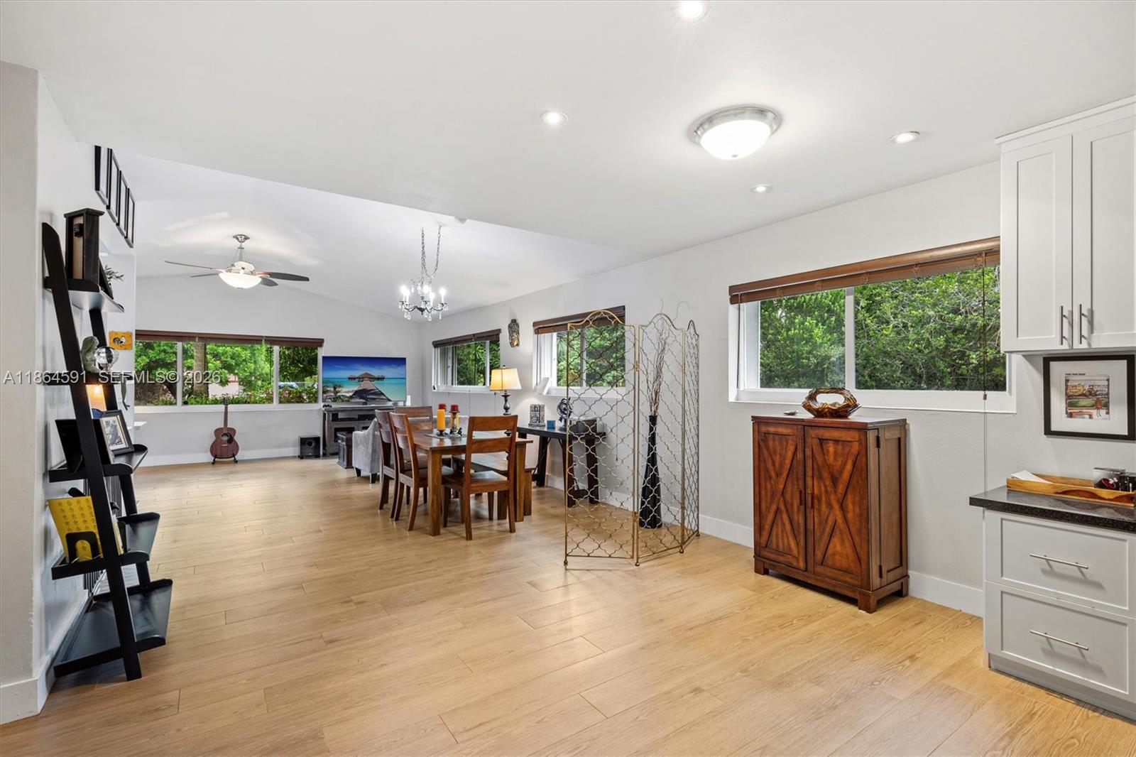 HERMAN HILLS - Residential