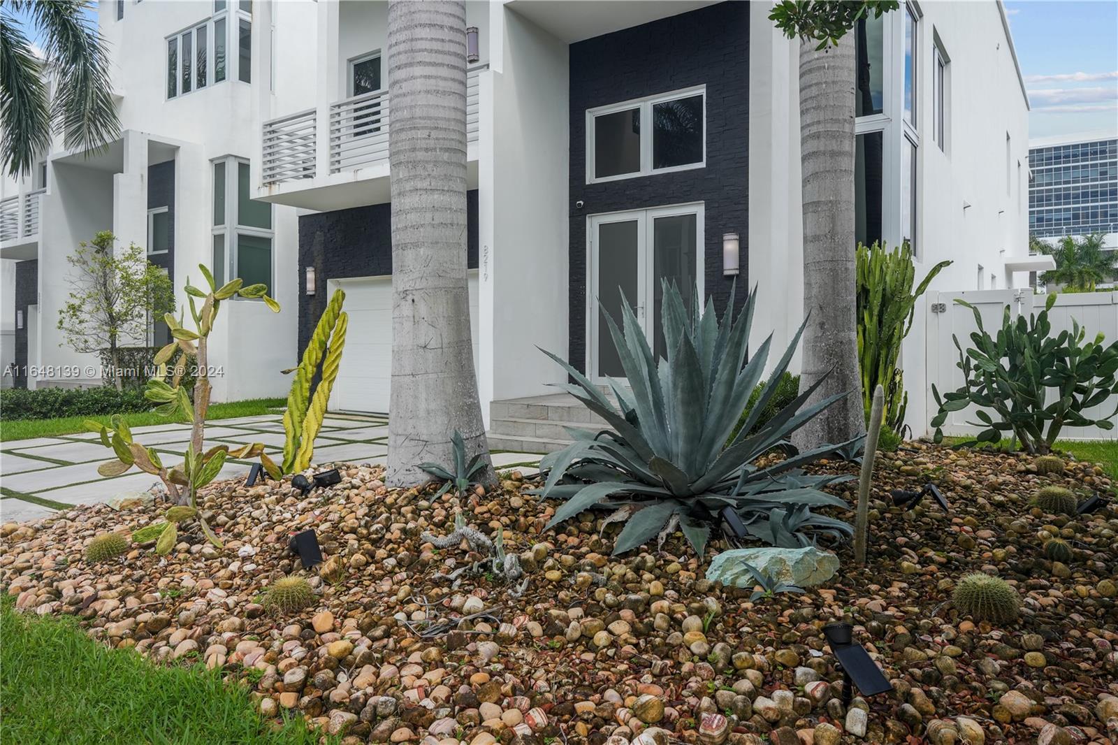 OASIS PARK SQUARE AT DORA - Residential
