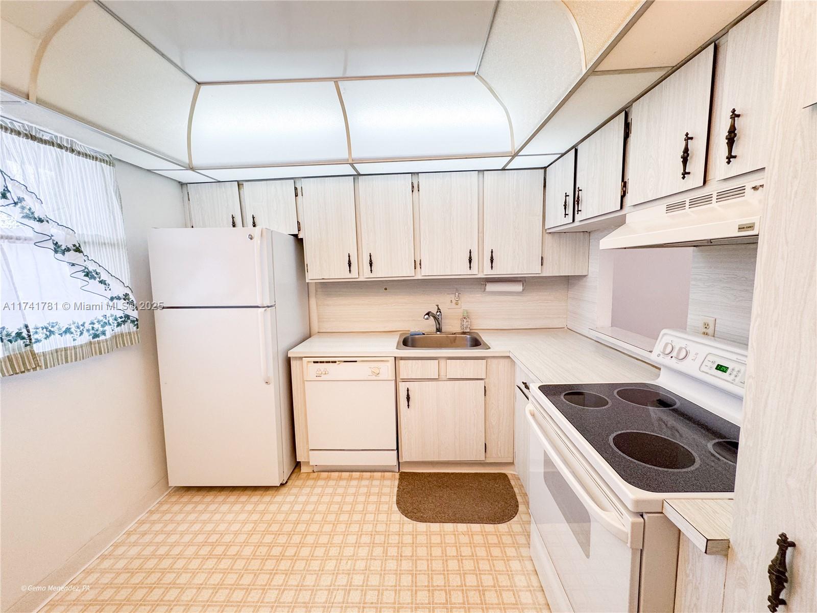 HOLIDAY SPRINGS VILLAGE 1 - Residential