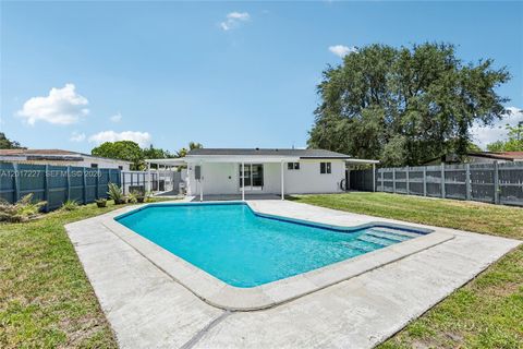 Photo of 6214 Fletcher St, Hollywood, FL 33023 (MLS # A12017227)