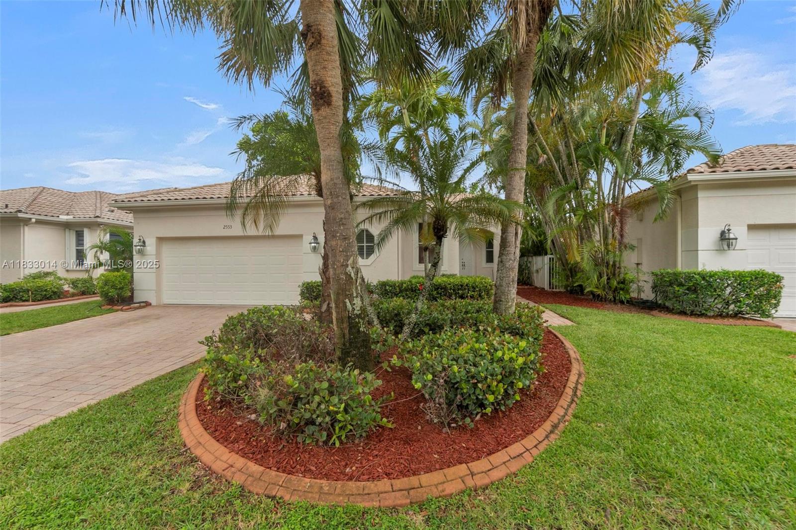 2553 Bay Pointe Dr