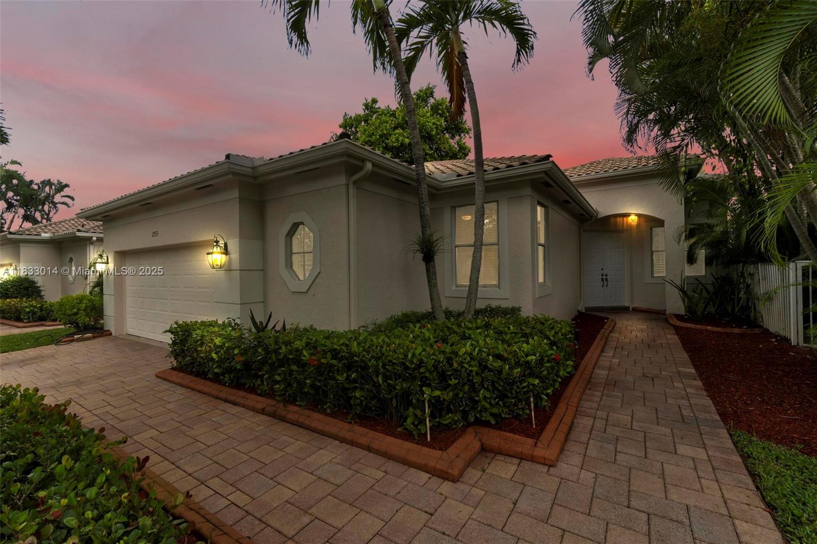 2553 Bay Pointe Dr