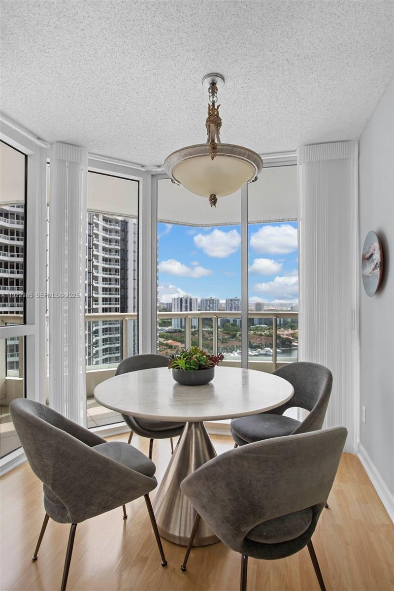 NORTH TOWER AT THE POINT - Residential