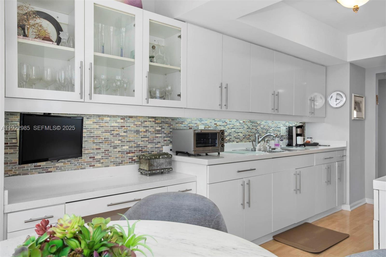 NORTH TOWER AT THE POINT - Residential