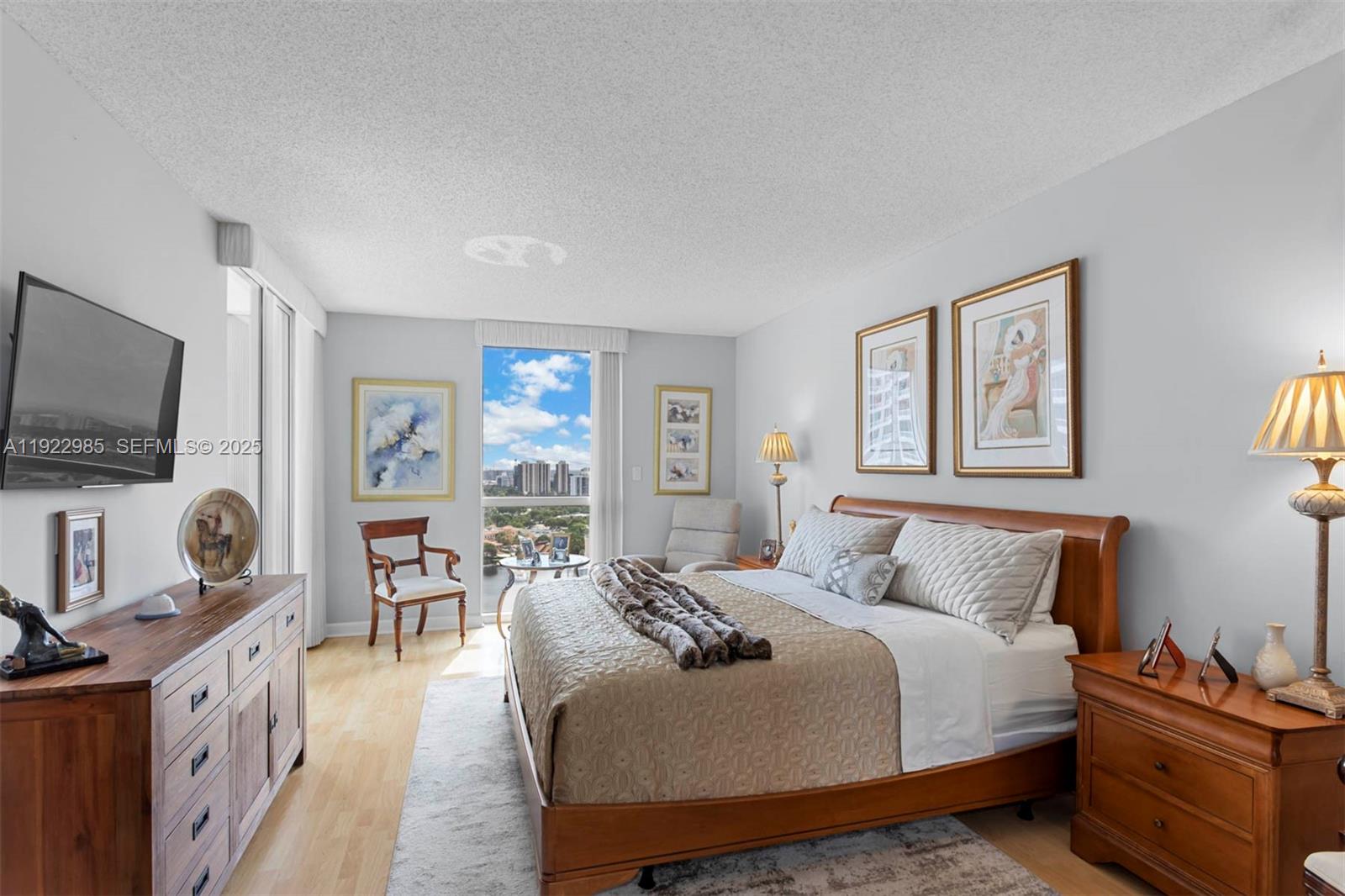 NORTH TOWER AT THE POINT - Residential