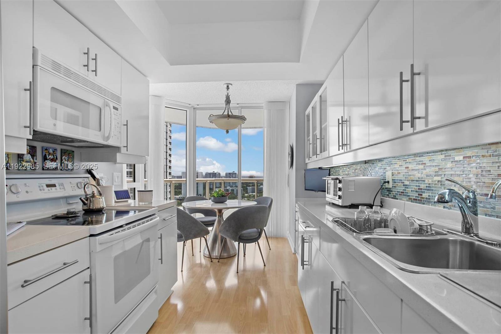 NORTH TOWER AT THE POINT - Residential