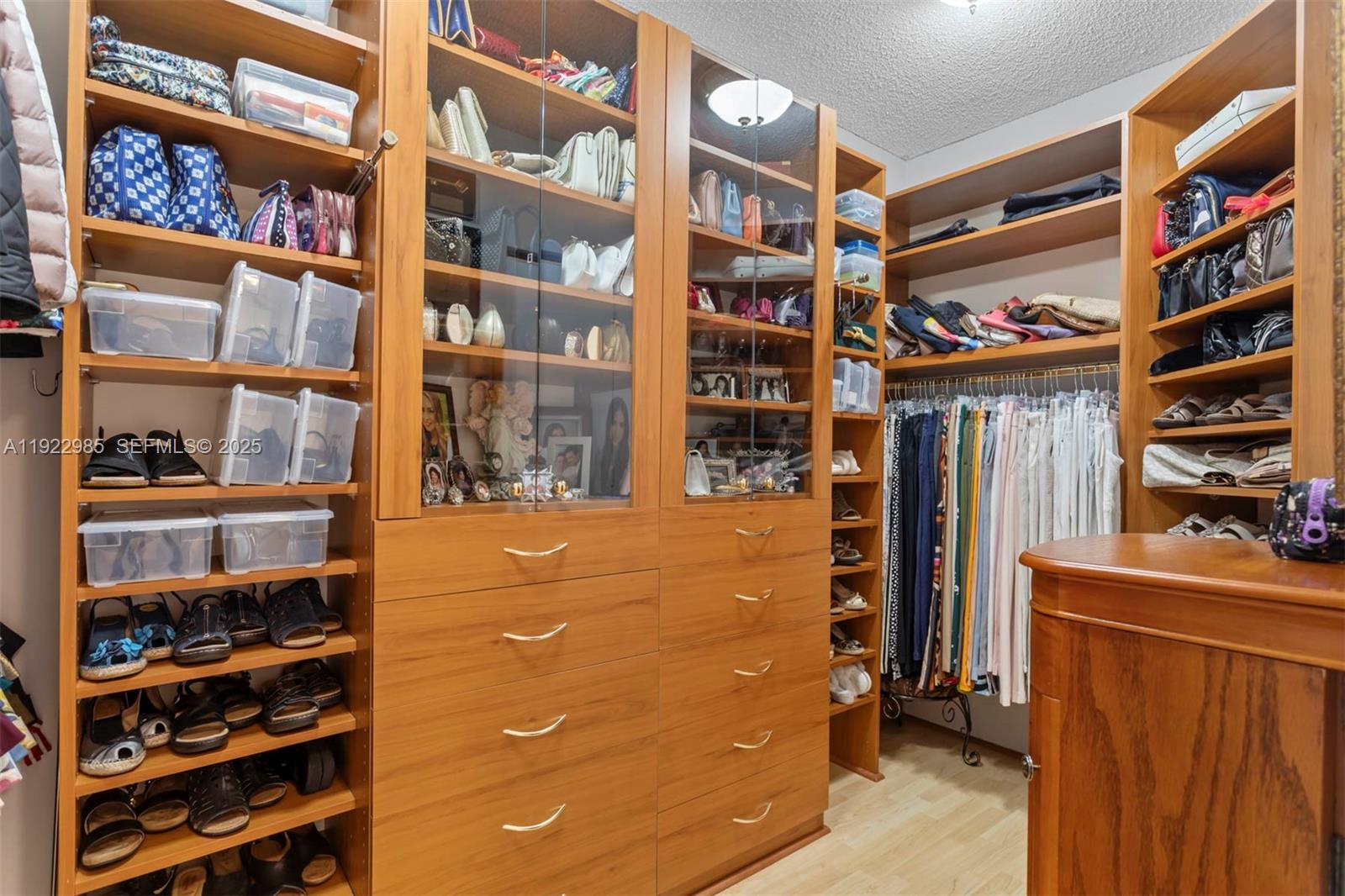 NORTH TOWER AT THE POINT - Residential