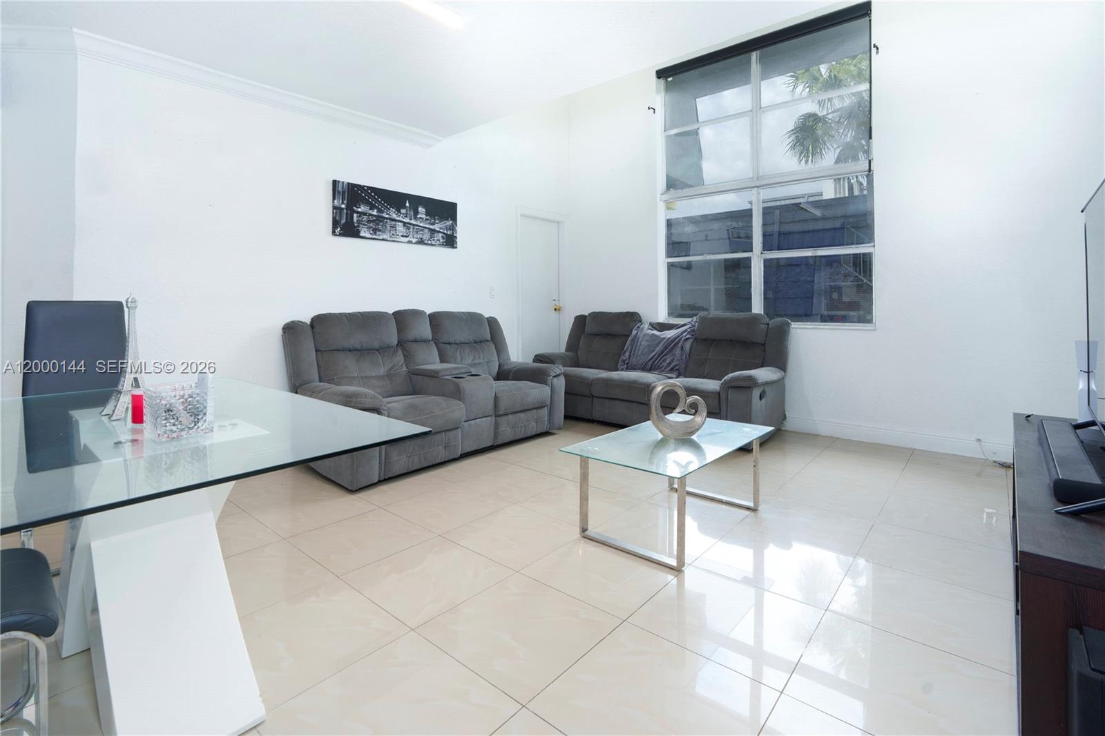 LOS PALACIOS BY MIAMI LAK - Residential