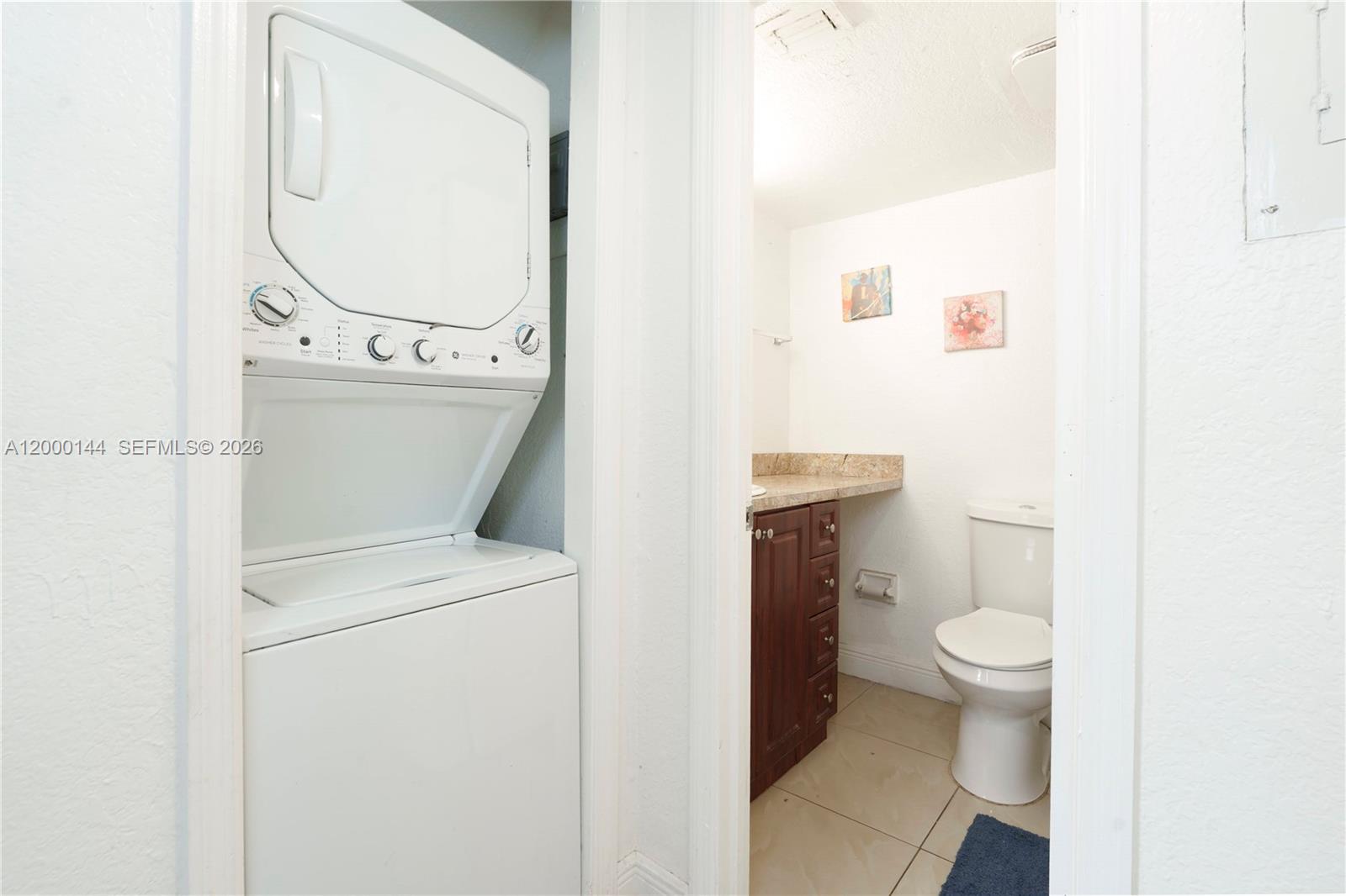 LOS PALACIOS BY MIAMI LAK - Residential