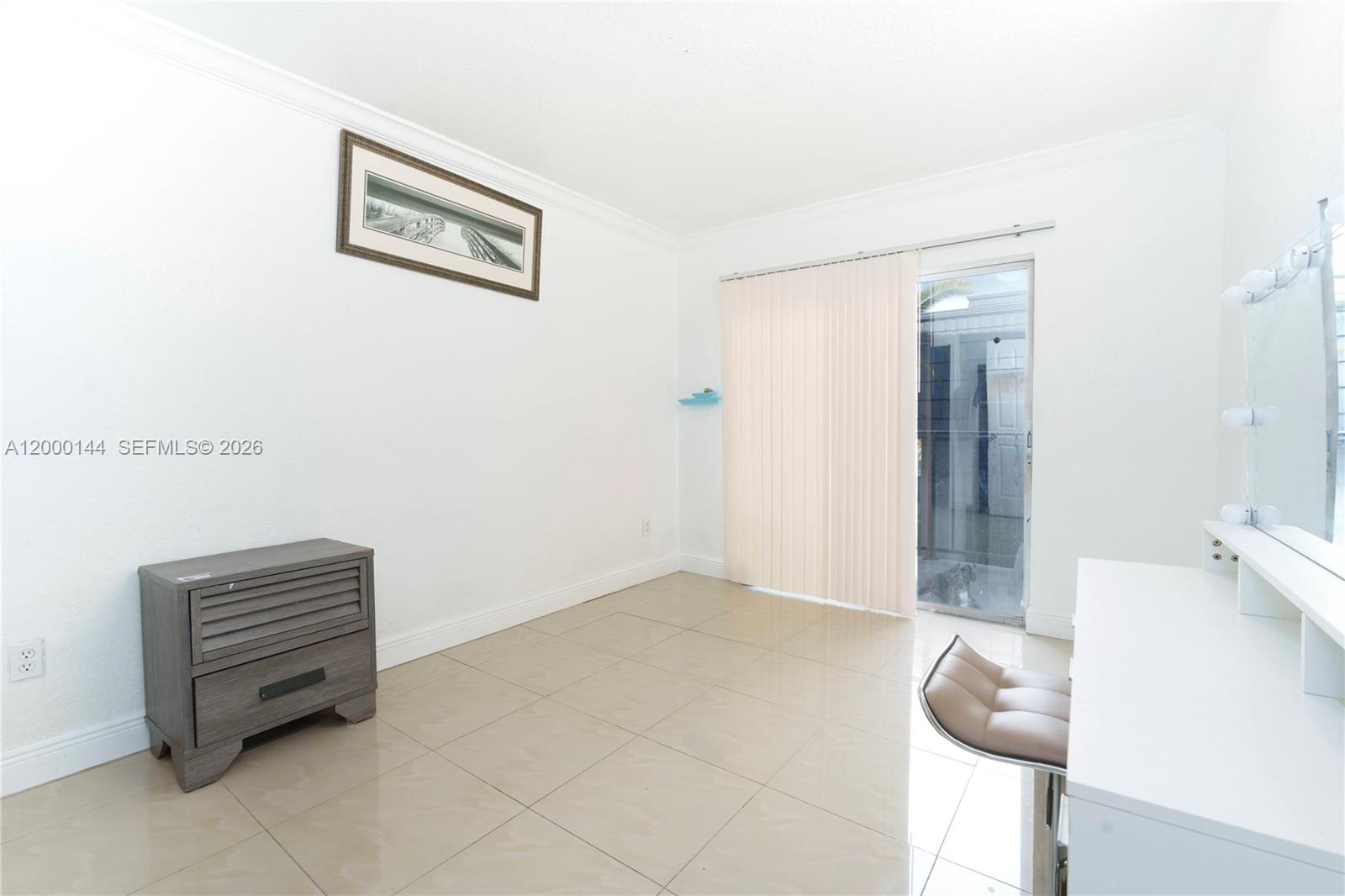 LOS PALACIOS BY MIAMI LAK - Residential