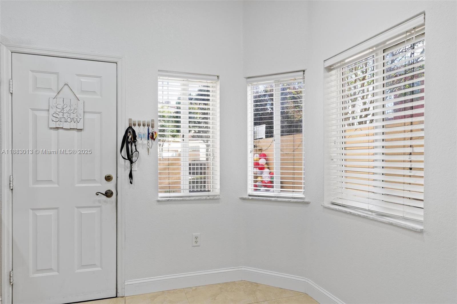 TOWNGATE NORTH - Residential Lease