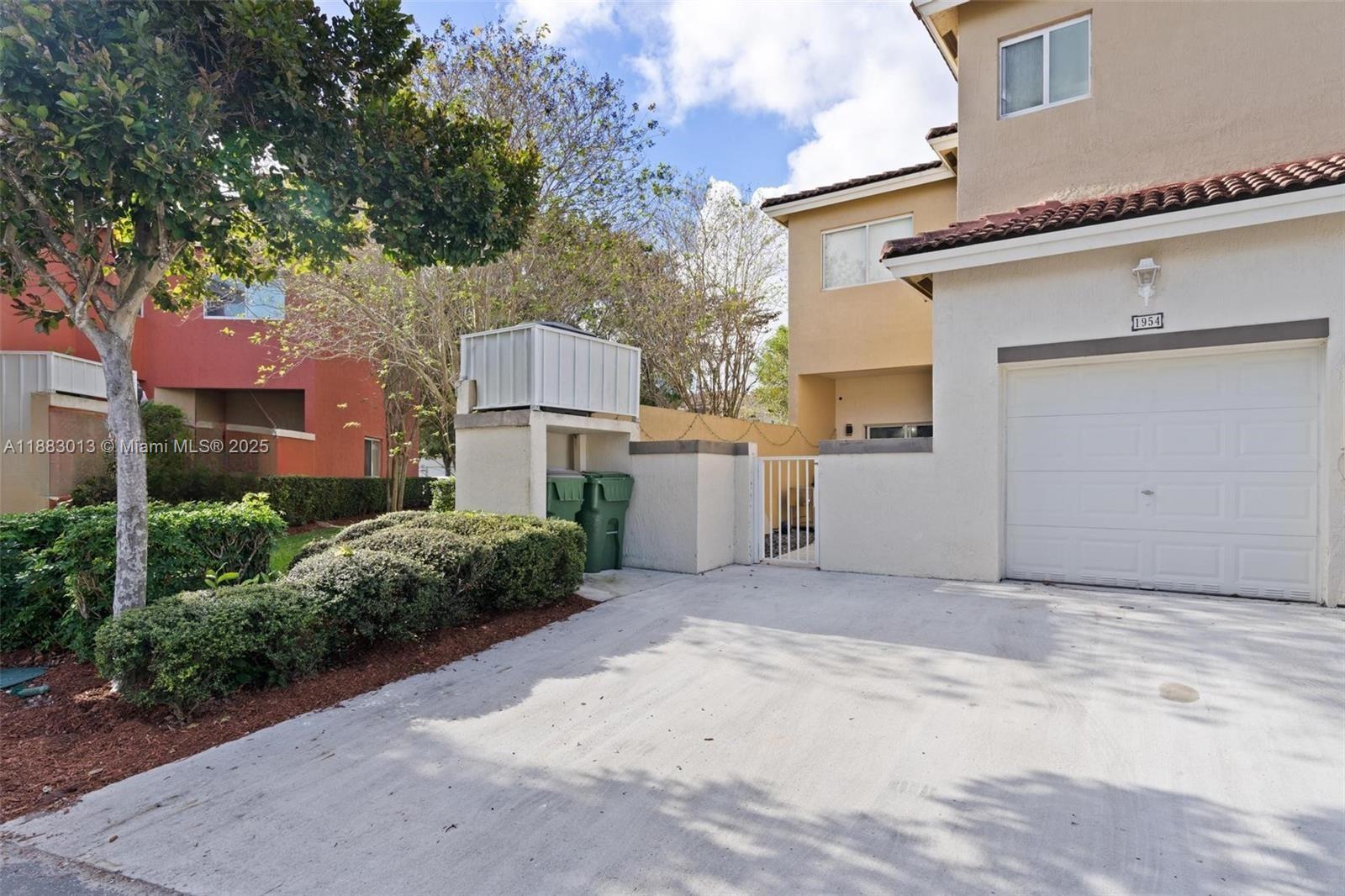 TOWNGATE NORTH - Residential Lease