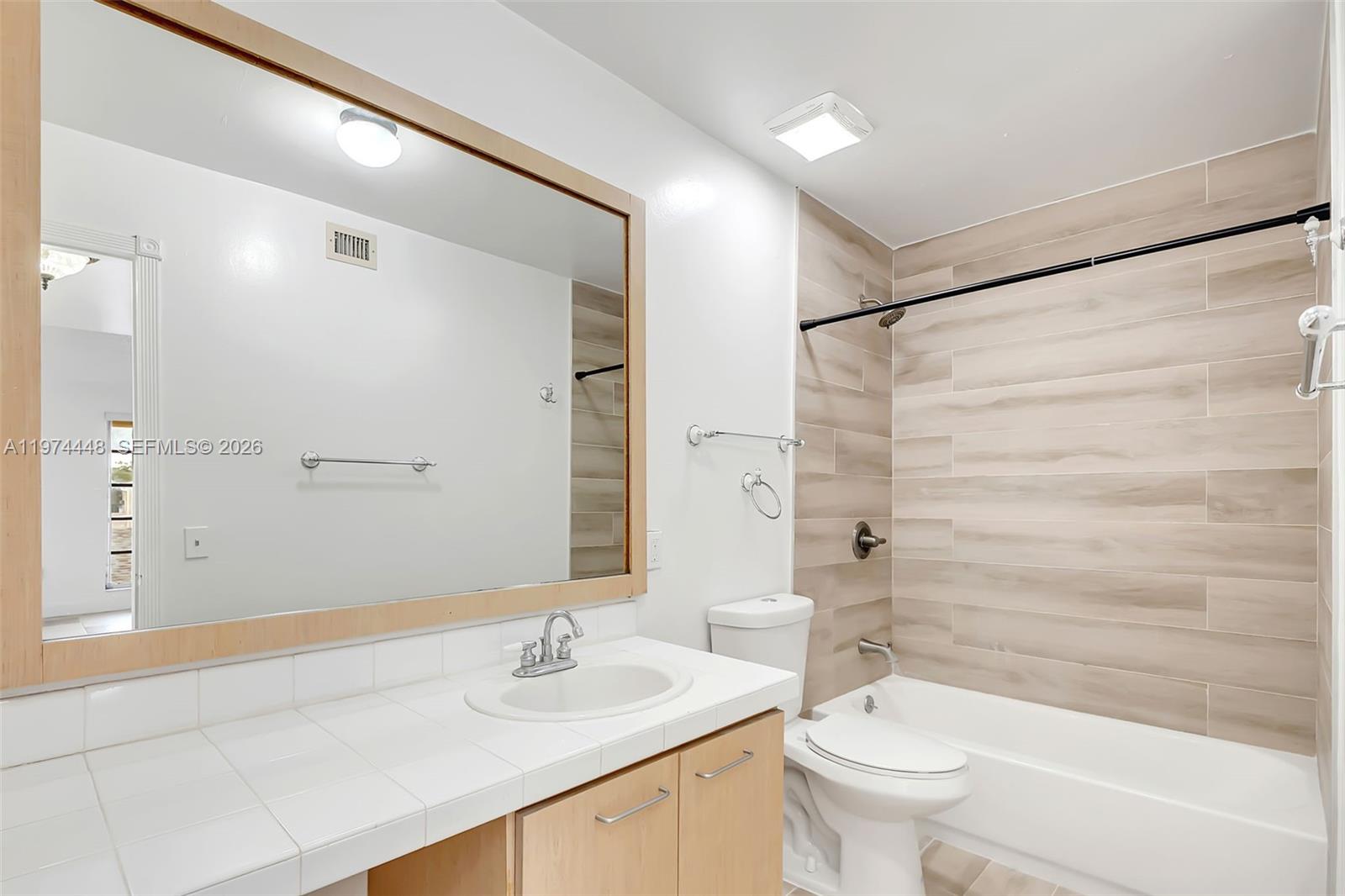 THE MEADOWS LAKE NORTH CO - Residential