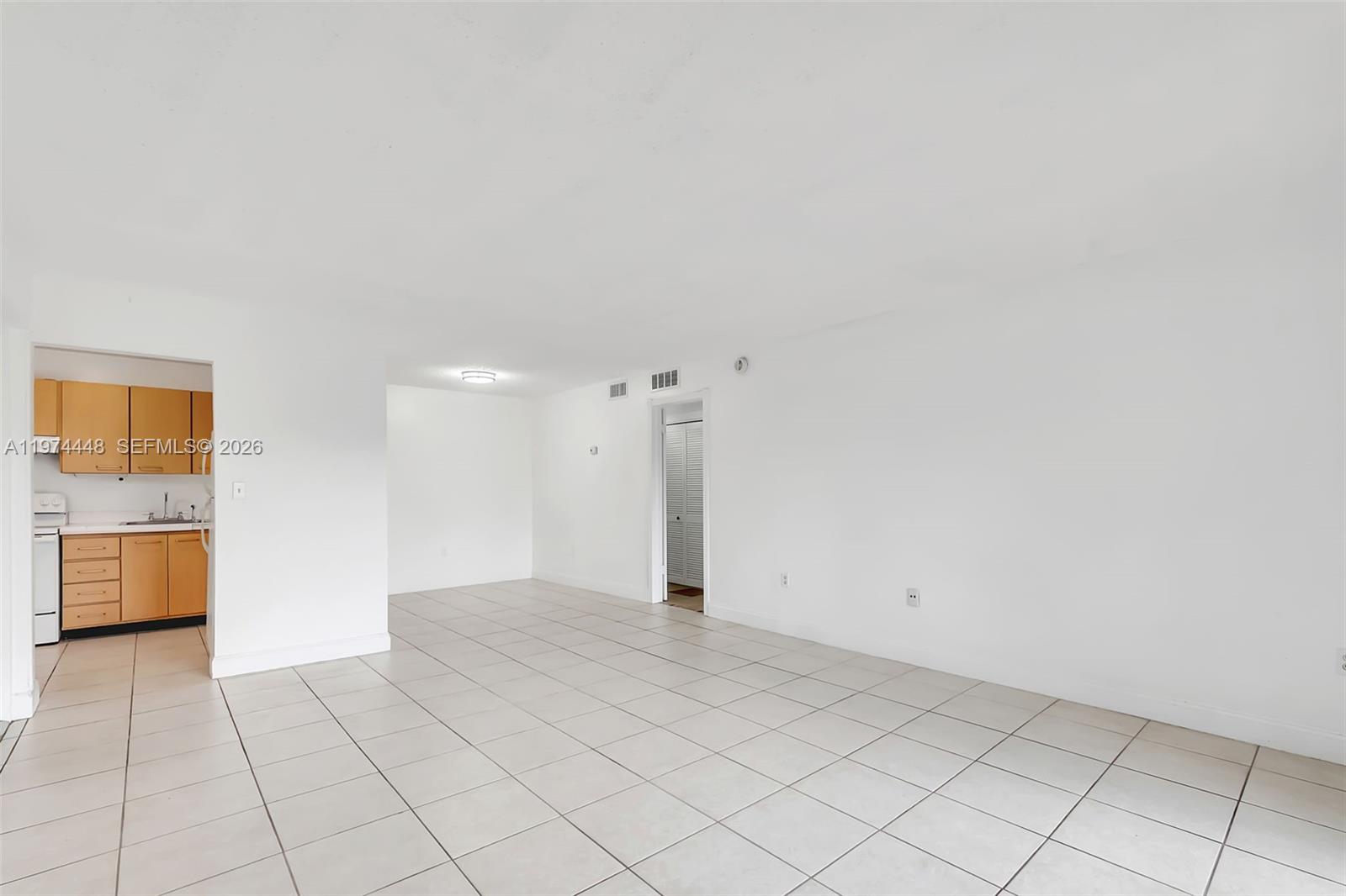 THE MEADOWS LAKE NORTH CO - Residential