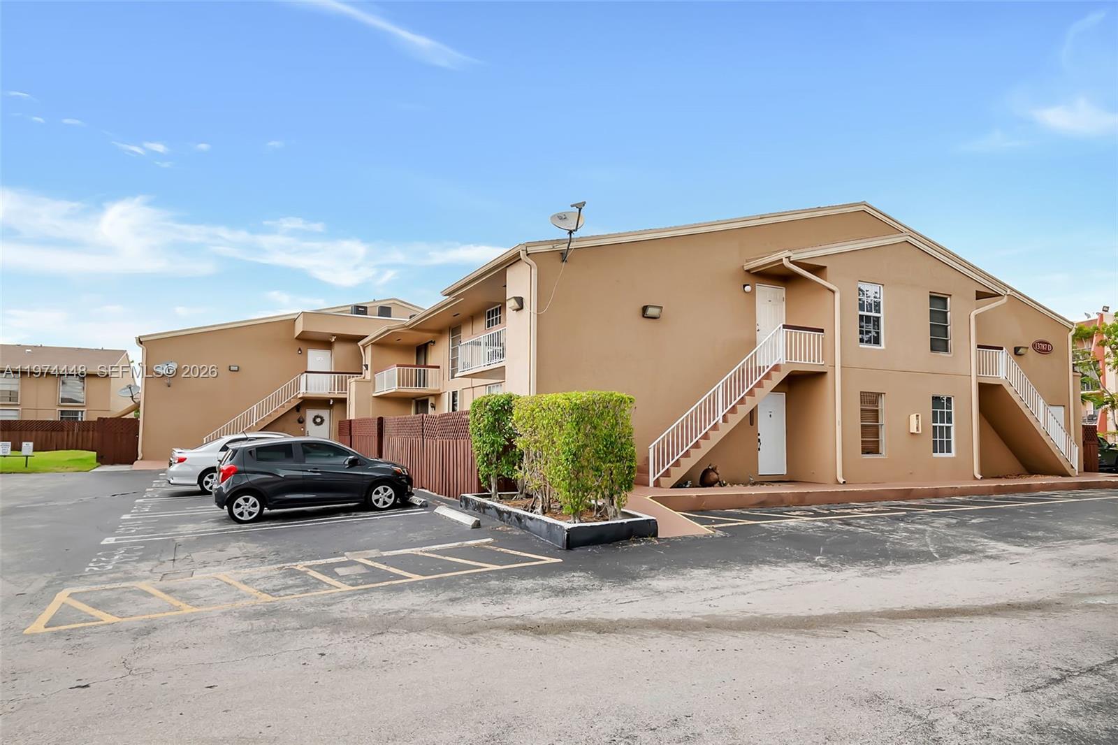 THE MEADOWS LAKE NORTH CO - Residential