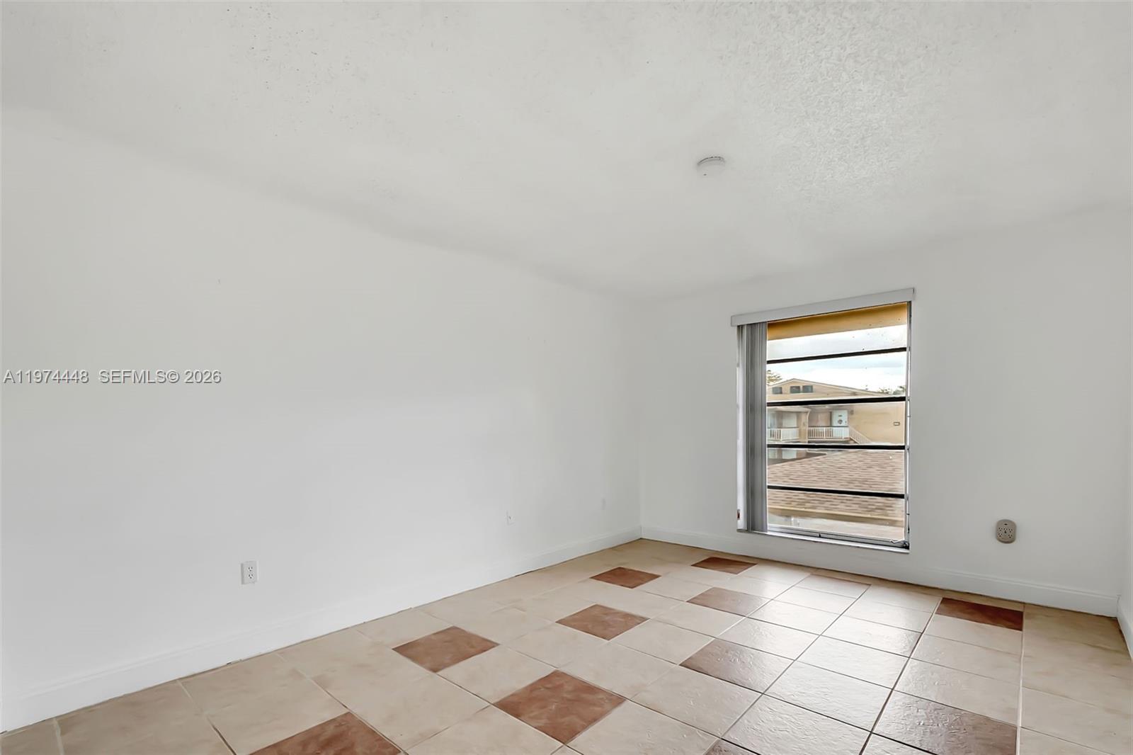 THE MEADOWS LAKE NORTH CO - Residential