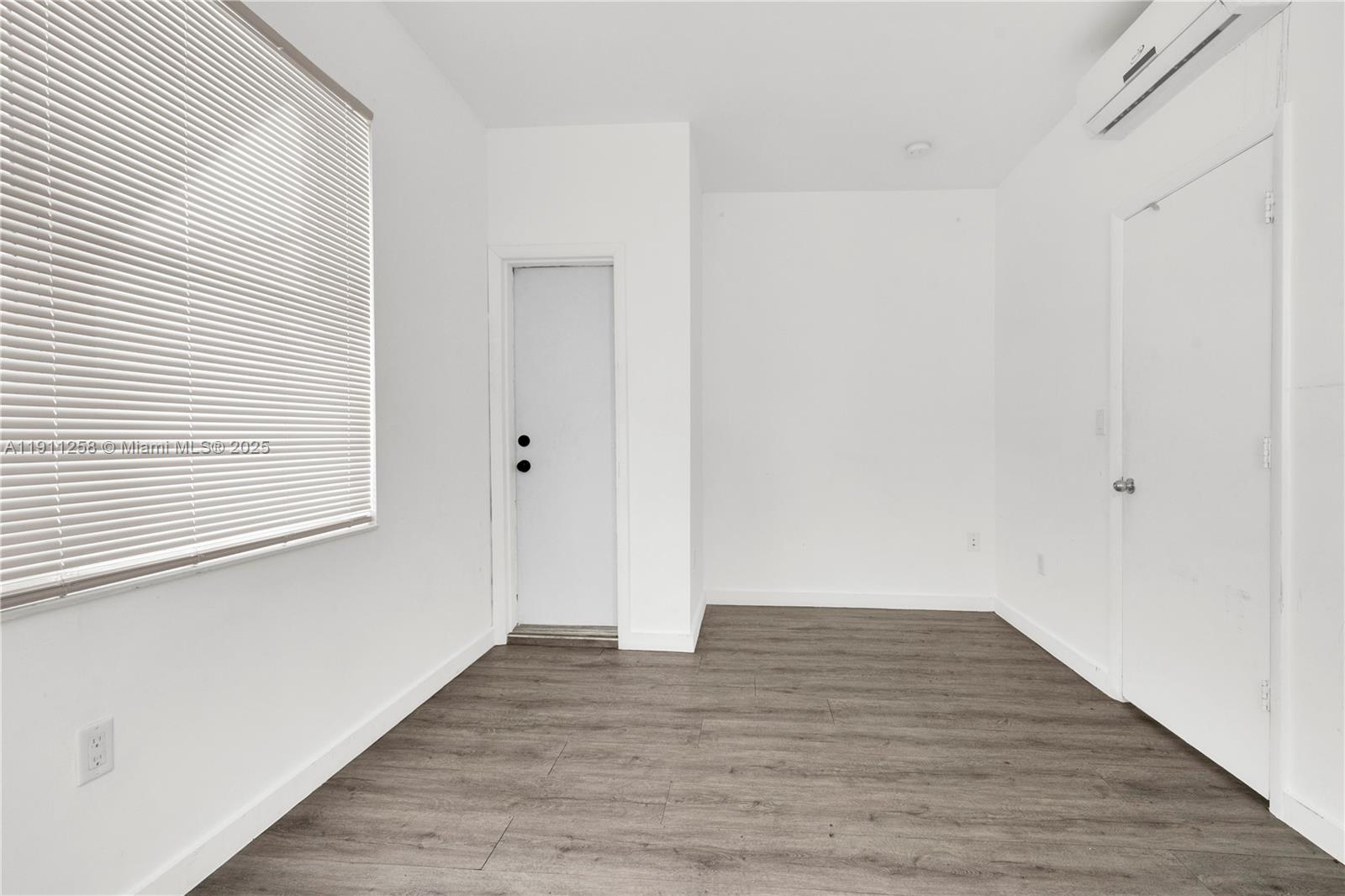 LAWRENCE ESTATE LAND CO - Residential Lease