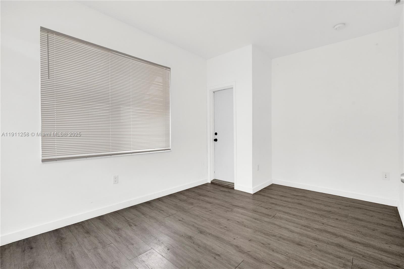 LAWRENCE ESTATE LAND CO - Residential Lease