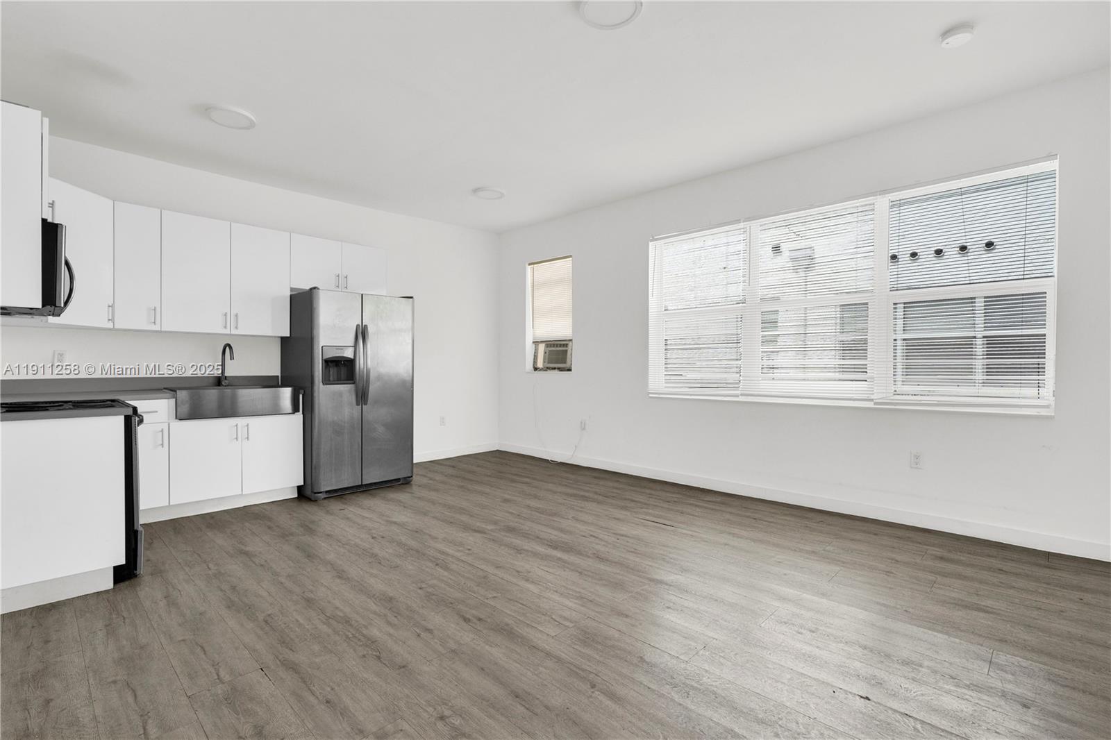 LAWRENCE ESTATE LAND CO - Residential Lease