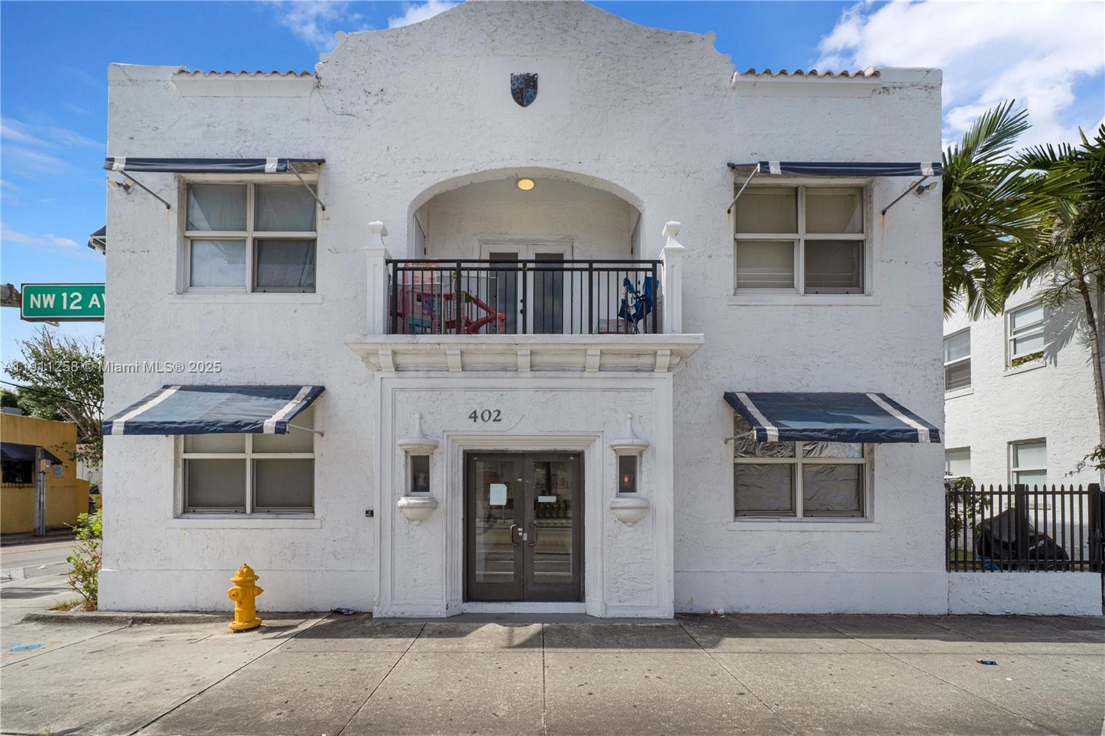 LAWRENCE ESTATE LAND CO - Residential Lease