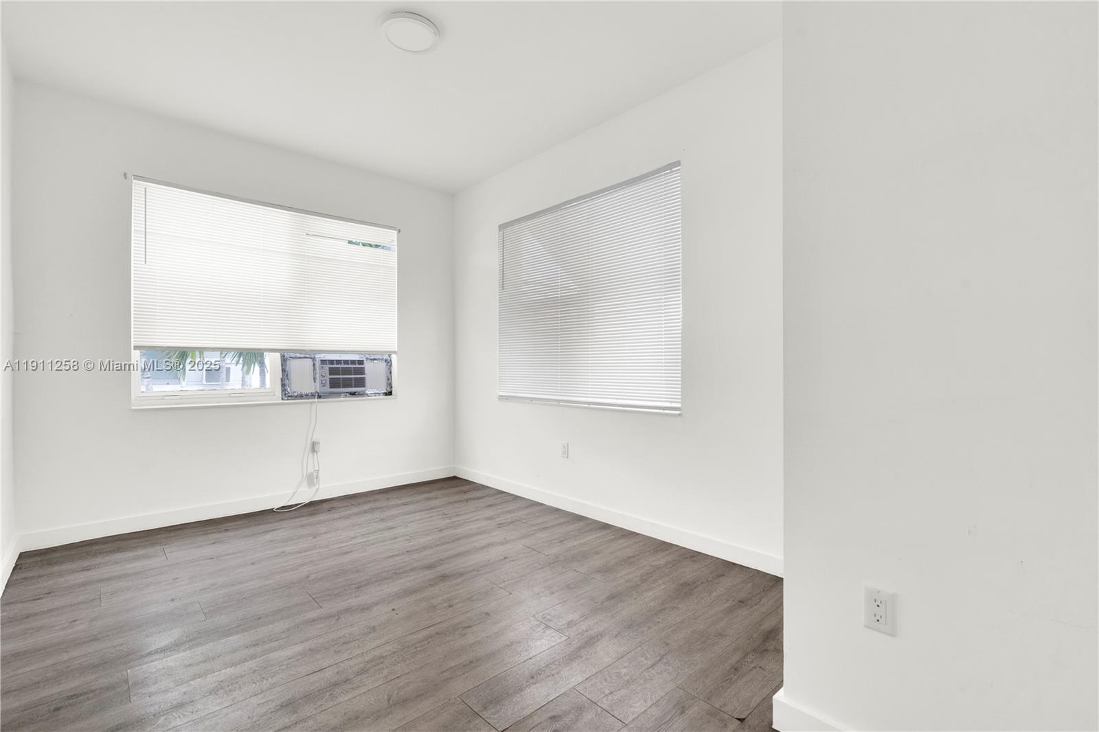 LAWRENCE ESTATE LAND CO - Residential Lease