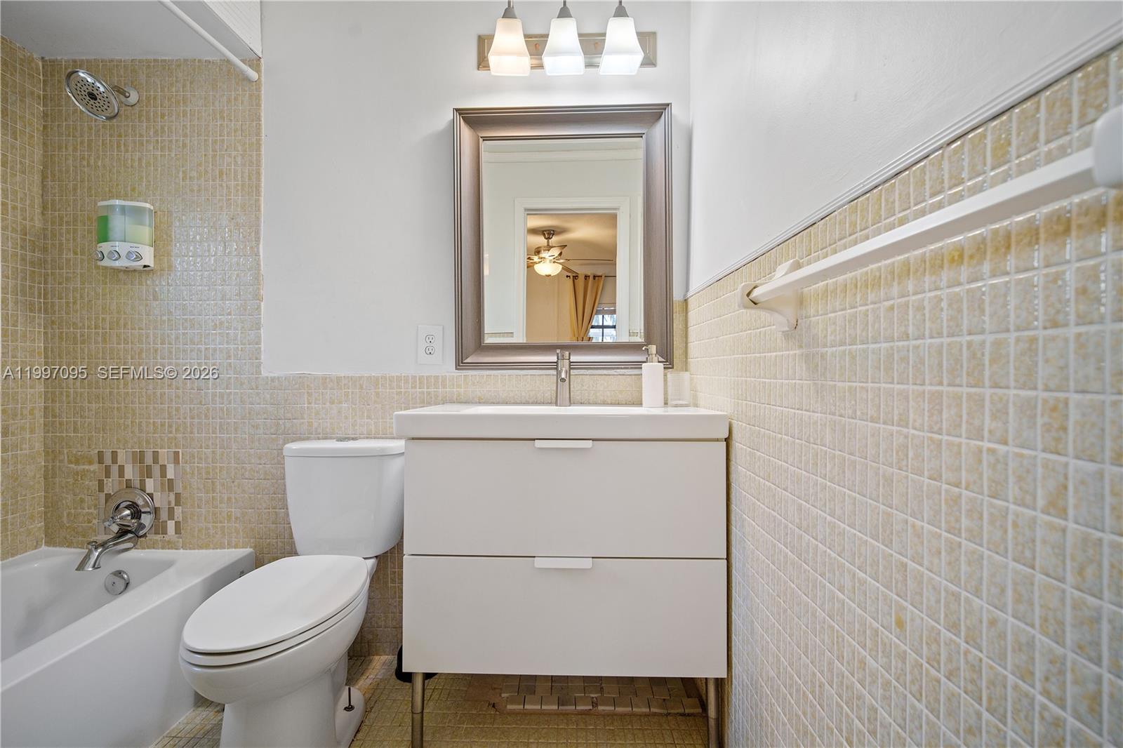 MONTICELLO PK UNIT NO 3 - Residential Lease