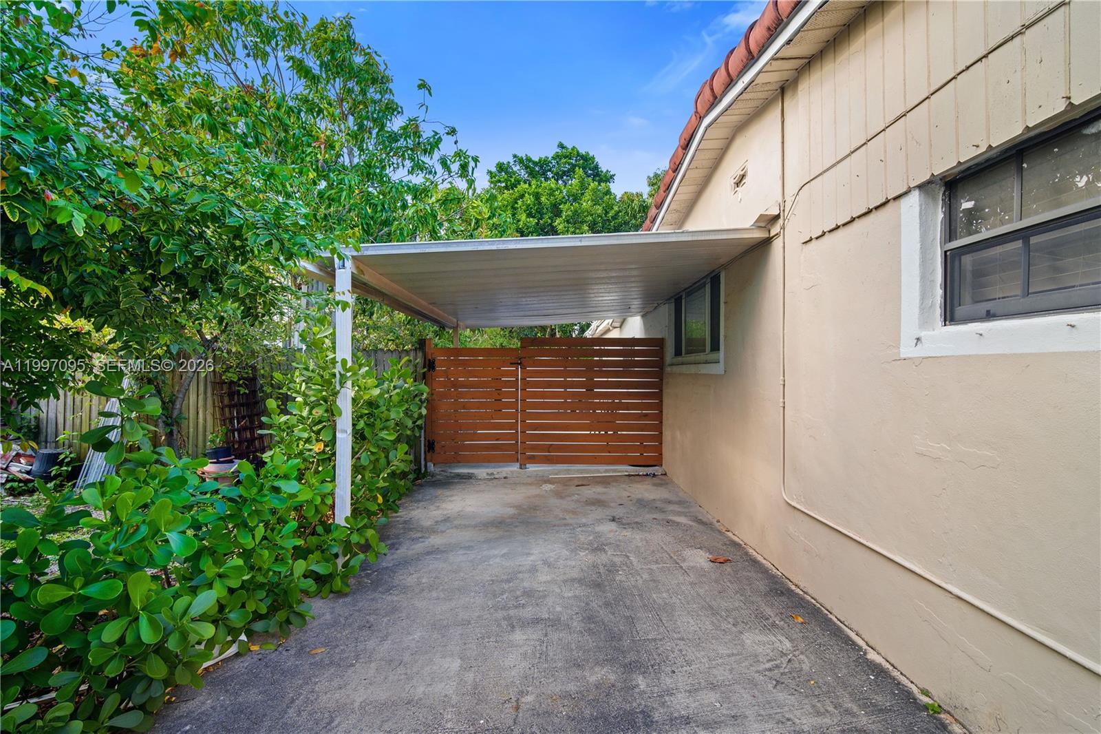 MONTICELLO PK UNIT NO 3 - Residential Lease