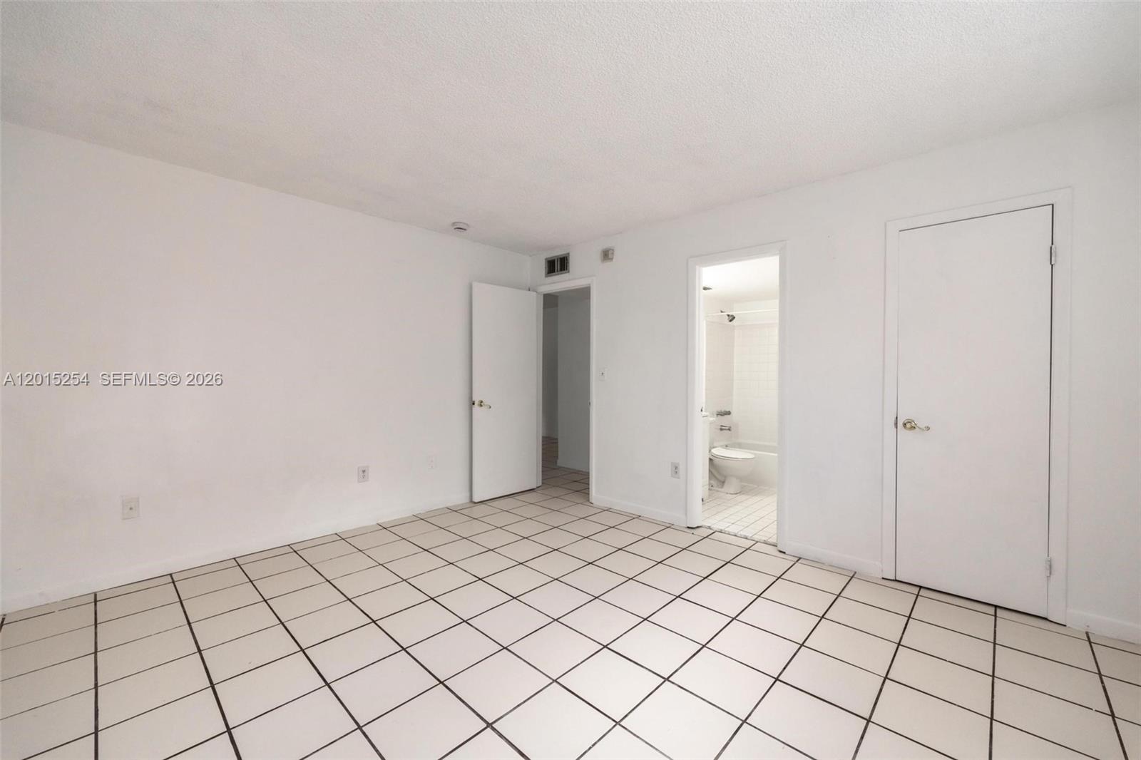 CARIBBEAN GARDENS CONDO - Residential Lease