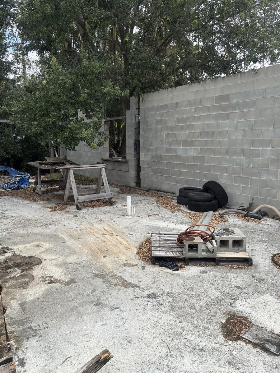 1785 SW 11th Ter