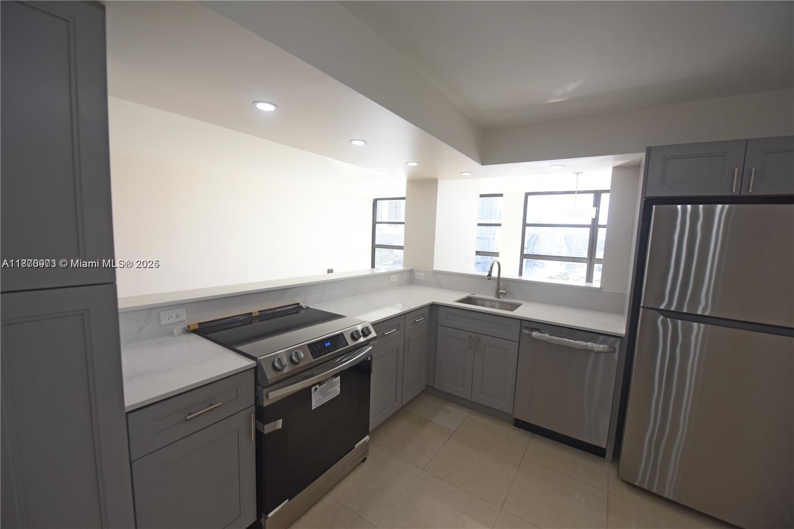 200 LESLIE CONDO - Residential Lease