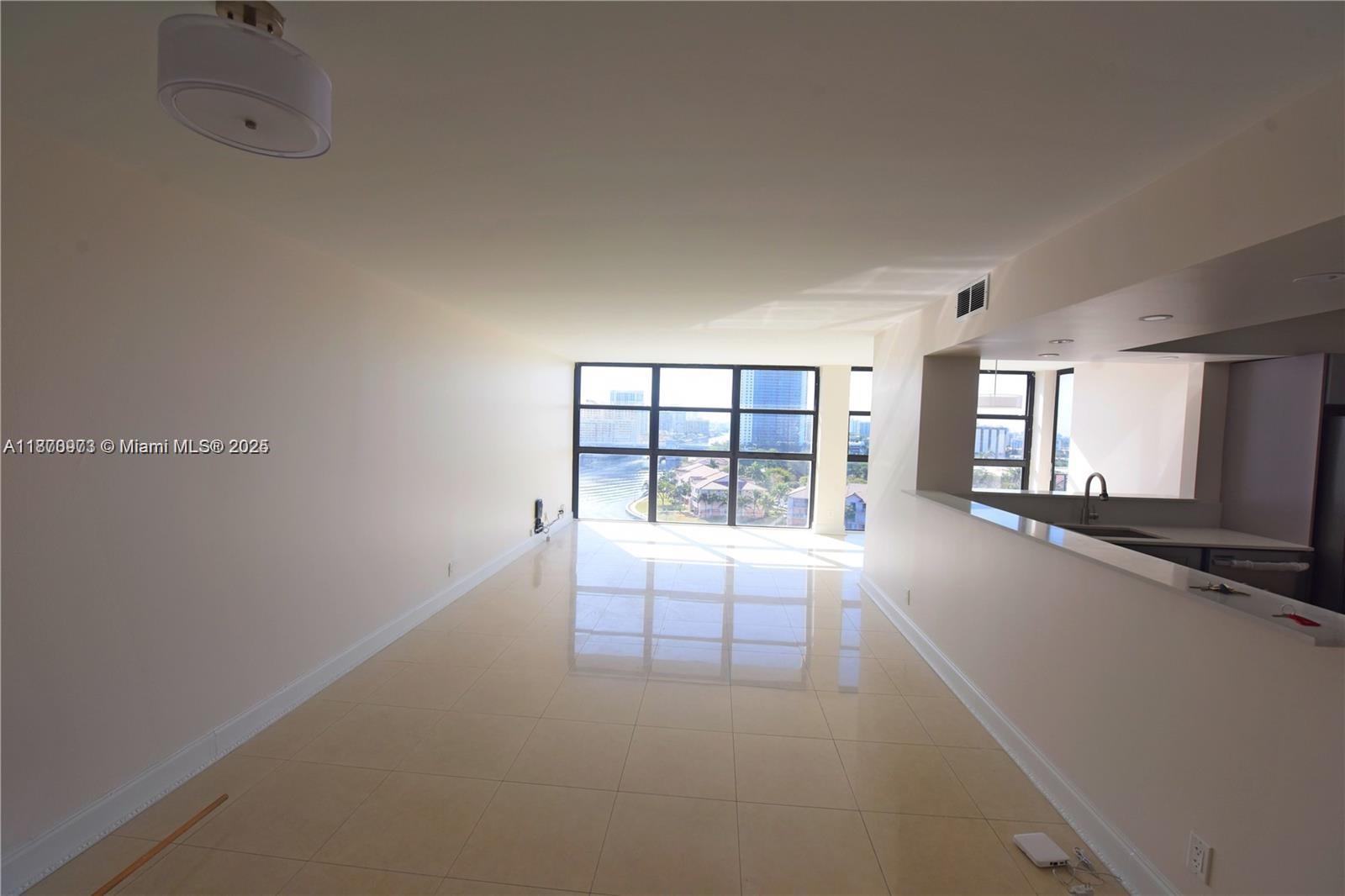 200 LESLIE CONDO - Residential Lease