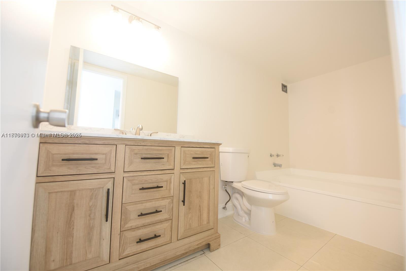 200 LESLIE CONDO - Residential Lease