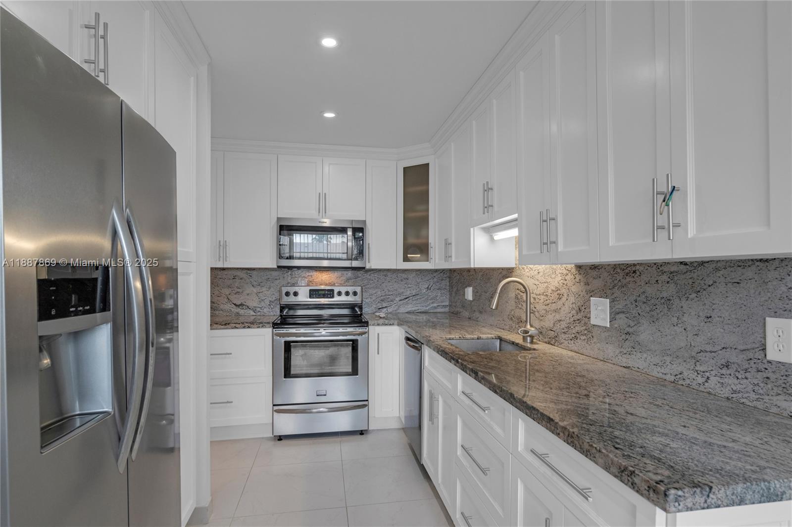 BOCA LAKES CONDO - Residential