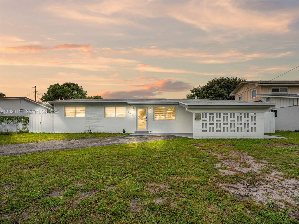 Photo of 6440 Buchanan St, Hollywood, FL 33024 (MLS # A11930111)