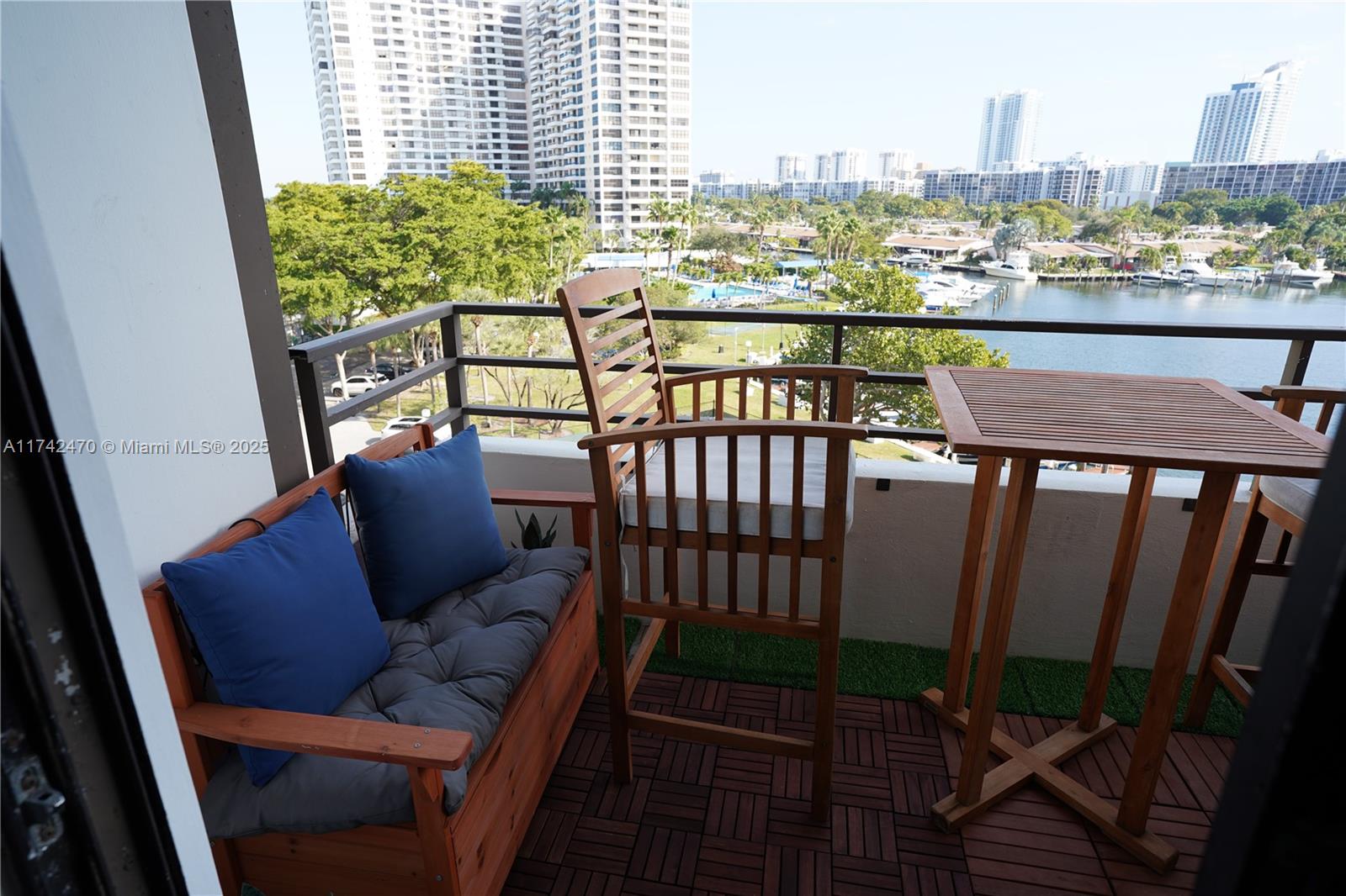 OLYMPUS CONDO PHASE - Residential