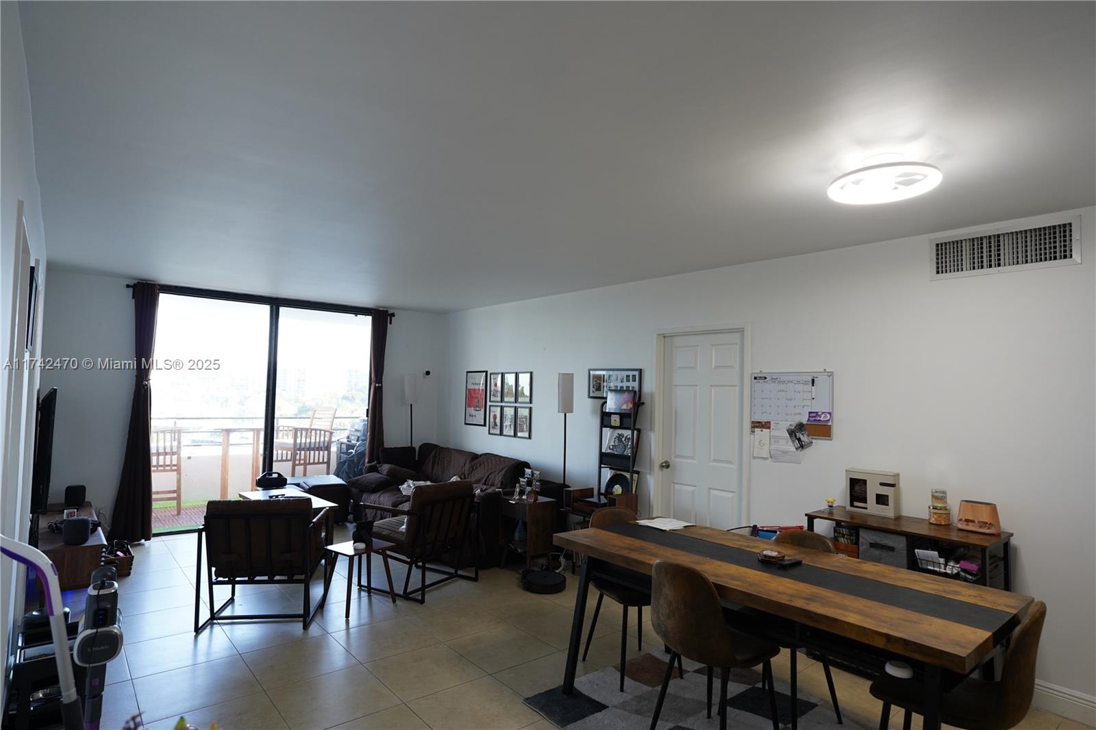 OLYMPUS CONDO PHASE - Residential