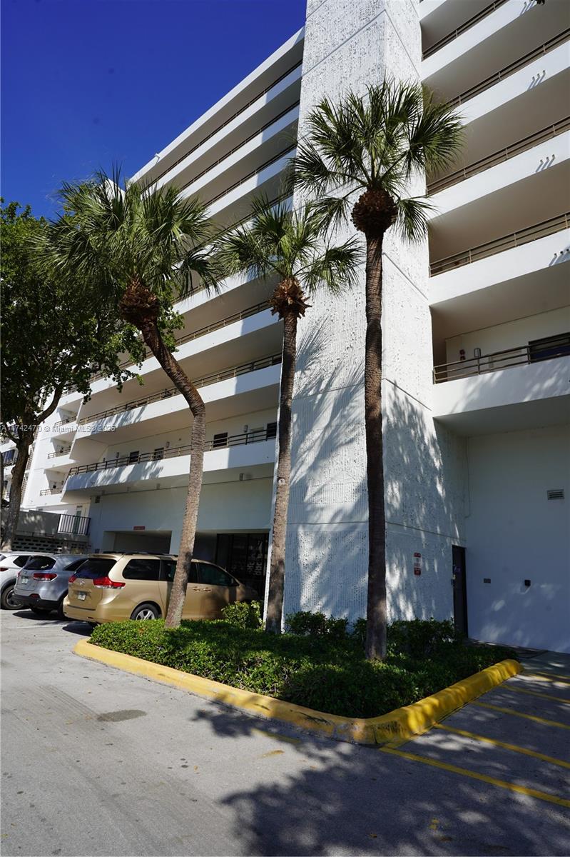 OLYMPUS CONDO PHASE - Residential