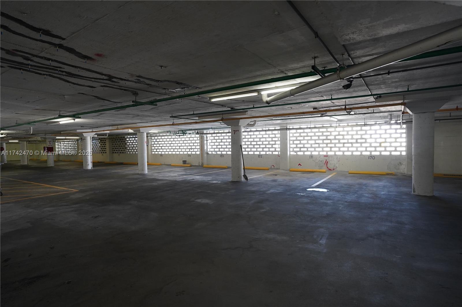 OLYMPUS CONDO PHASE - Residential