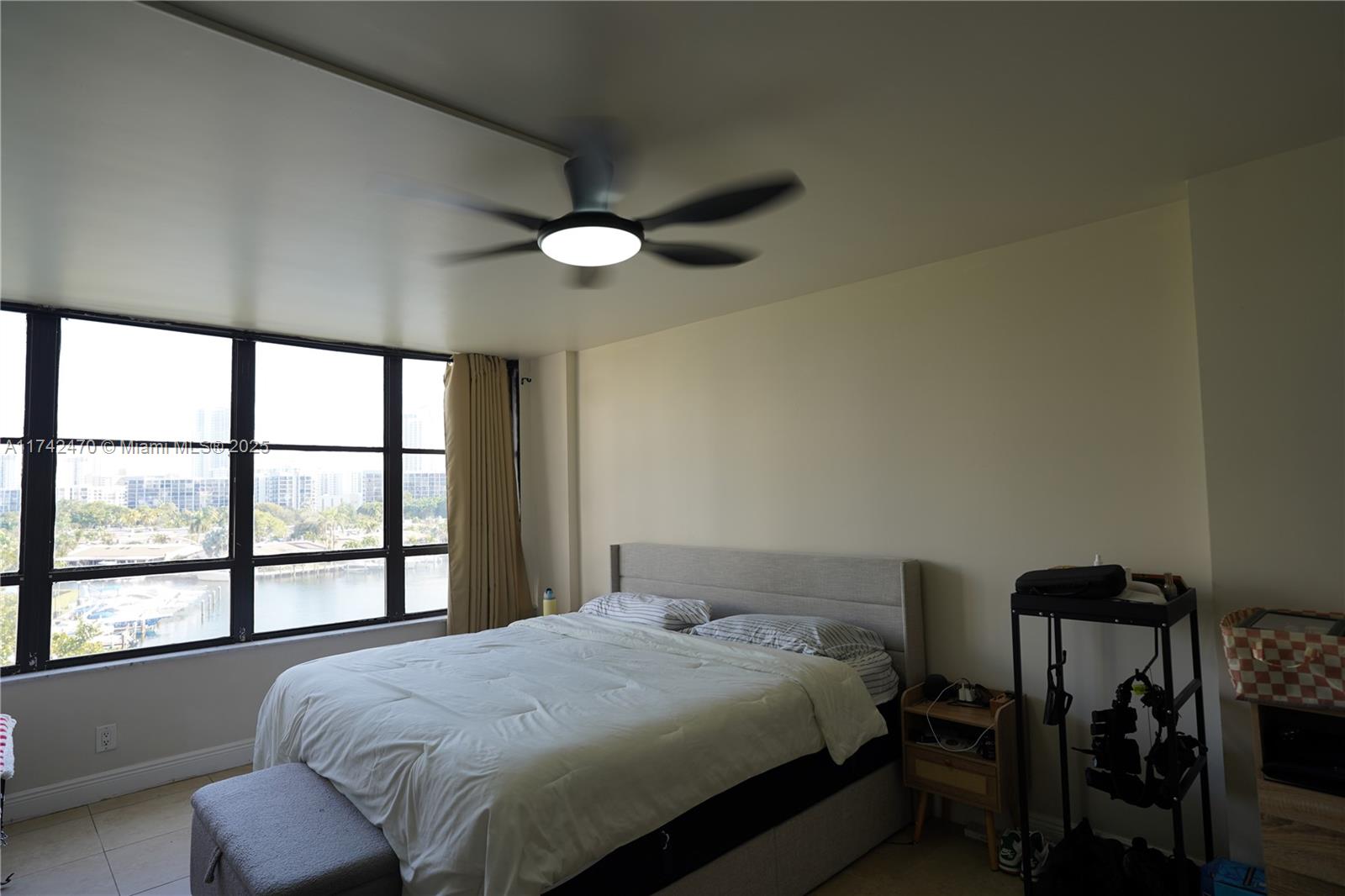 OLYMPUS CONDO PHASE - Residential