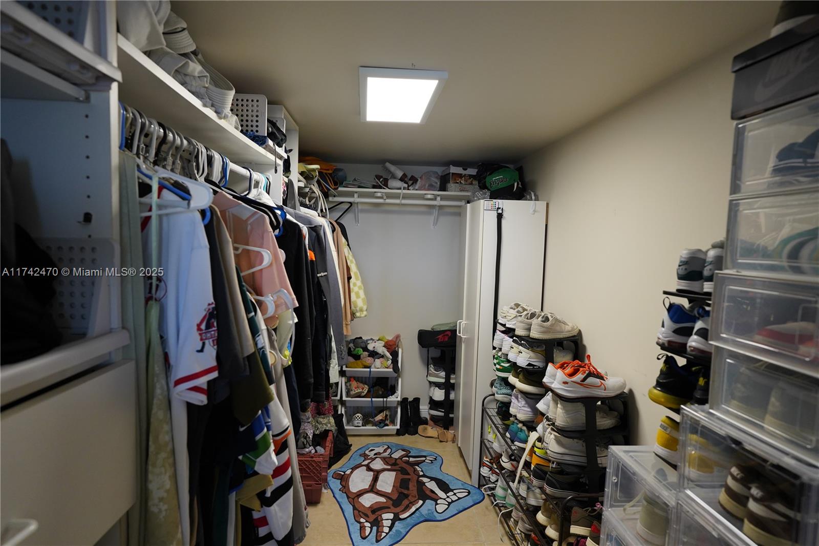 OLYMPUS CONDO PHASE - Residential