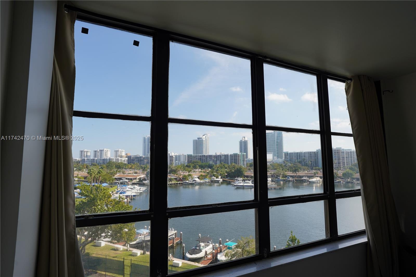 OLYMPUS CONDO PHASE - Residential